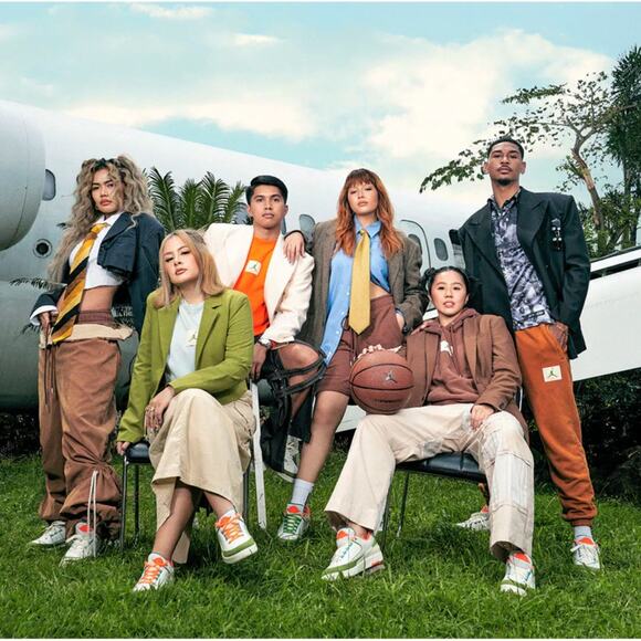 Air Jordan Titan 2 Women's Retro Low Sail/Safety Orange/Chlorophyll size 9.5 New - Picture 3 of 17